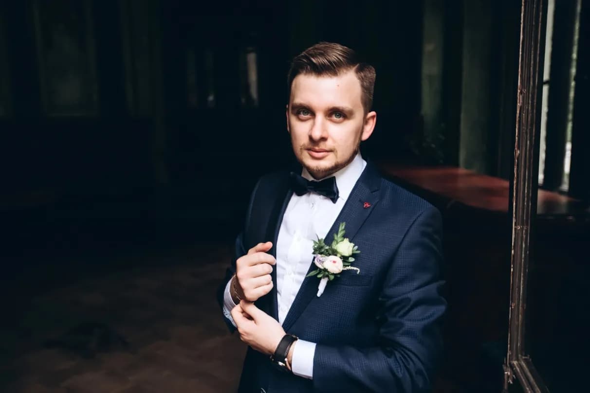 Garnitur ślubny: jak wybrać idealny strój i uniknąć wpadki?