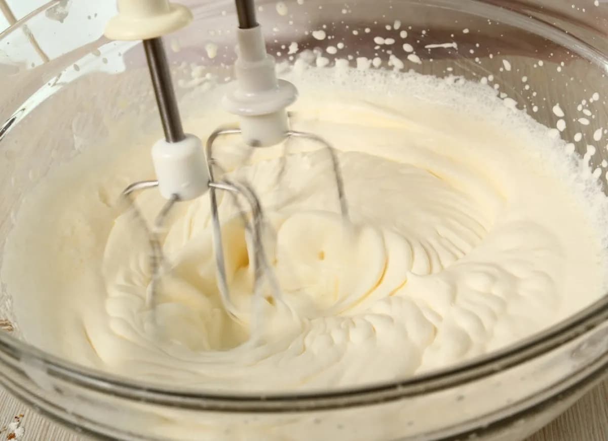 Krem do tortu bez porażek? Poznaj sekrety cukierników!