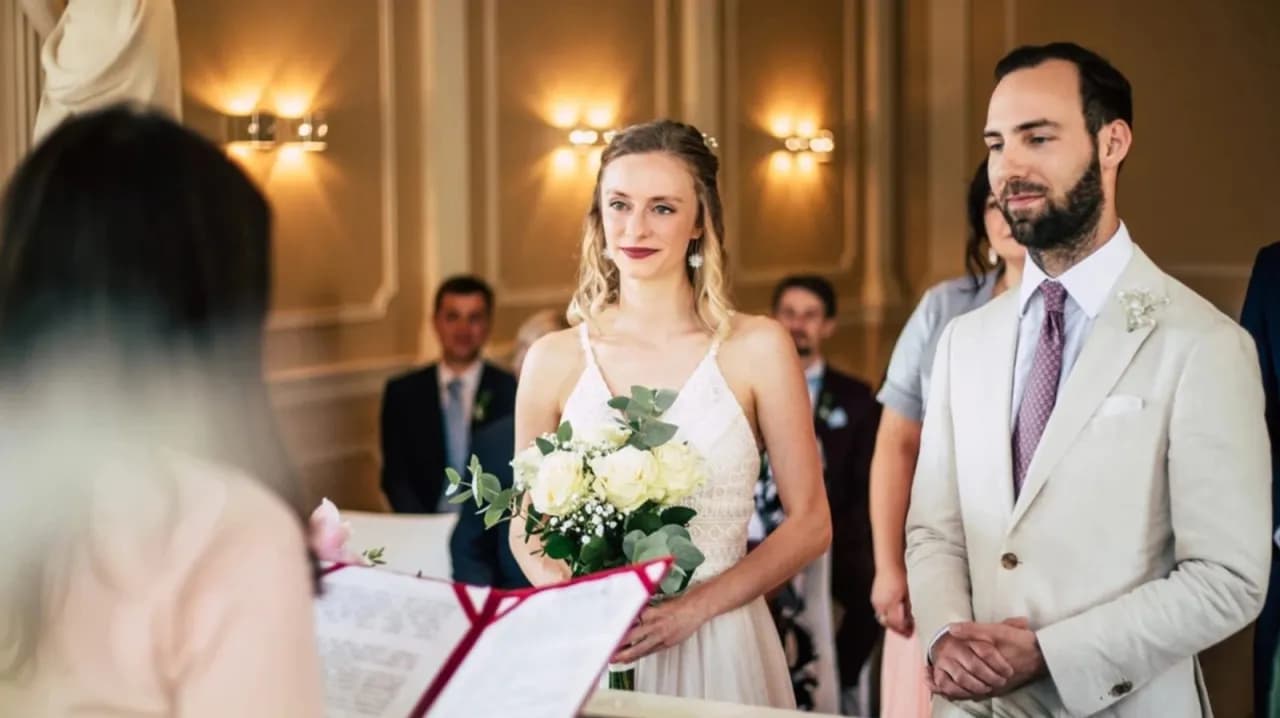 Idealny strój na ślub cywilny? Porady dla Panny i Pana Młodego.